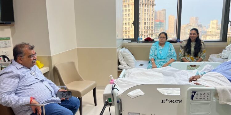 भाजपाचे प्रदेशाध्यक्ष रवींद्र चव्हाण यांनी माजी मंत्री डॉ.विजयकुमार गावित यांच्या प्रकृतीची केली विचारणा