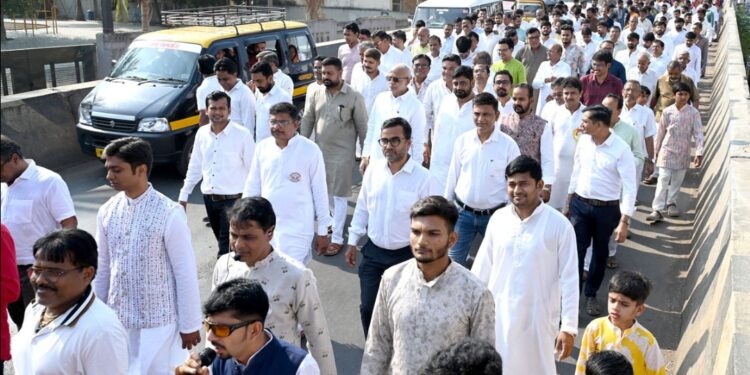 भगवान महावीर जन्मकल्याणक निमित्त नंदुरबारमध्ये भव्य रथयात्रा