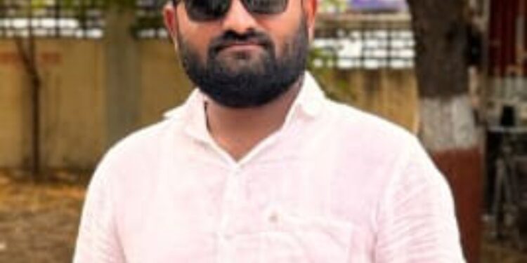 जयेश राऊळ यांना आदर्श ग्राम महसूल अधिकारी पुरस्कार, कामाची मिळाली पावती; प्रशासनाकडून होणार गौरव