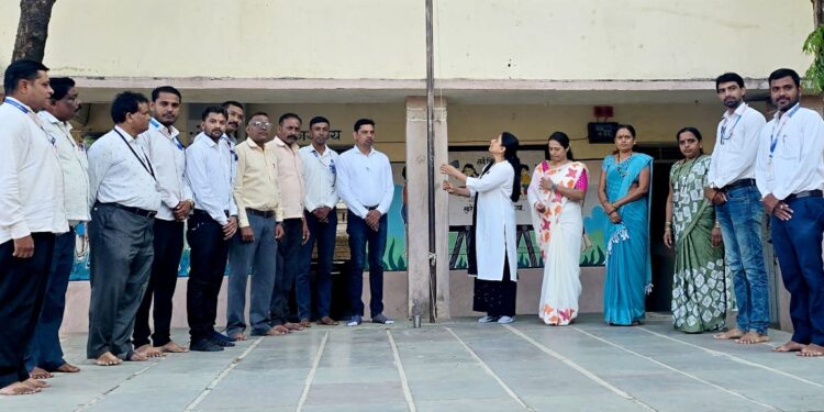 नांदरखे येथे महाराष्ट्र दिन उत्साहात साजरा