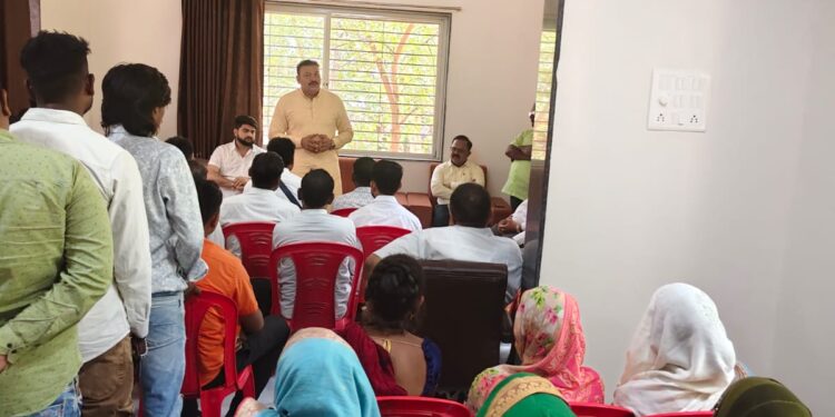 पक्ष संघटना मजबूत करा,माजी आ. शिरीष चौधरी
