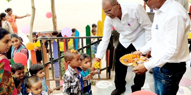 द फ्युचर स्टेप इंग्लिश मीडियम स्कूलमध्ये प्रवेश उत्सव उत्साहात