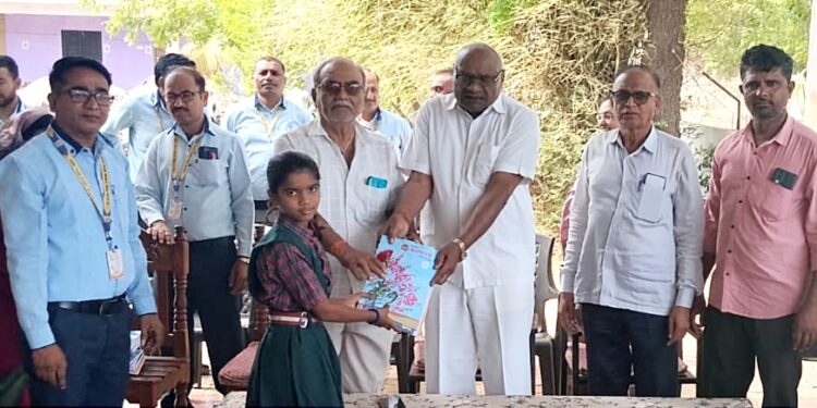 श्रीमती क.पु. पाटील  विद्यालयात, शाळा प्रवेश उत्सव उत्साहात