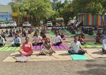 श्रीमती कमलताई पुरुषोत्तम पाटील विद्यालयात जागतिक योग दिन उत्साहात साजरा