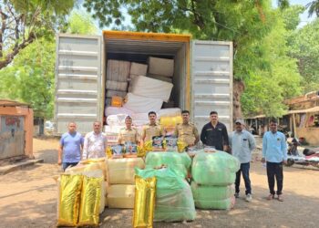 नवापूर पोलिसांची कारवाई; ३५ लाखांचा प्रतिबंधित गुटखा, सुगंधी तंबाखू व कंटेनर जप्त