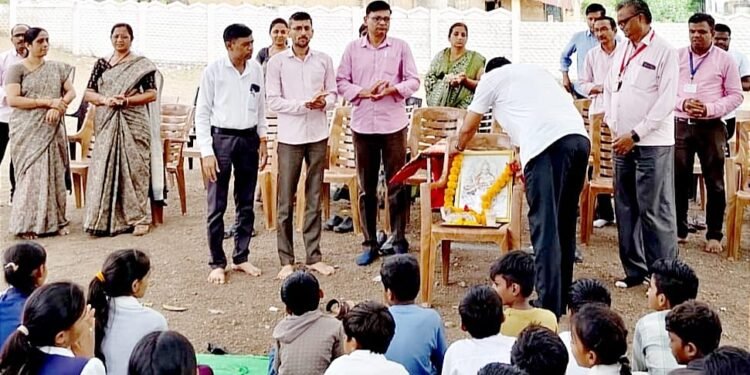 कोपर्ली इंदाणी विद्यालयात गुरुपौर्णिमा उत्साहात साजरी