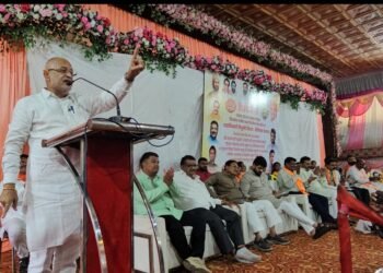शहाद्यात शिंदे गटाच्या मेळाव्यात ग्रामीण भागातील शेकडोंवर नागरिकांच्या पक्षप्रवेश