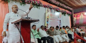 शहाद्यात शिंदे गटाच्या मेळाव्यात ग्रामीण भागातील शेकडोंवर नागरिकांच्या पक्षप्रवेश
