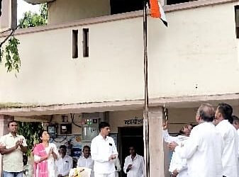 नांदरखे येथे स्वातंत्र्य दिन उत्साहात