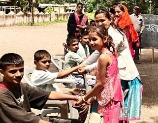 के.डी. गावित सैनिकी विद्यालयात सामूहिक रक्षाबंधन उत्साहात