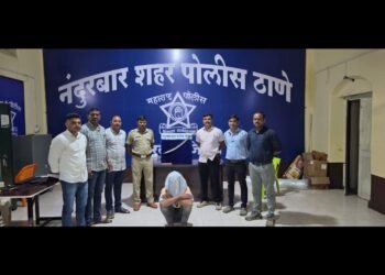 कॉलेज परिसरात तलवार व कुकरी बाळगून फिरणारा इसम जेरबंद