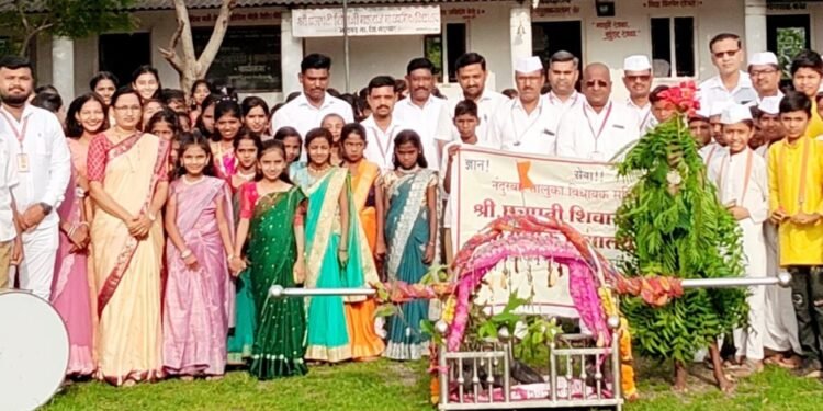 कोपर्ली येथील इंदाणी विद्यालयात जागतिक आदिवासी गौरव दिन उत्साहात साजरा