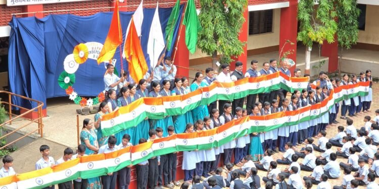 ८० व्या स्वातंत्र्यदिनाच्या पूर्वसंध्येला मिशन विद्यालयात विविध कार्यक्रम