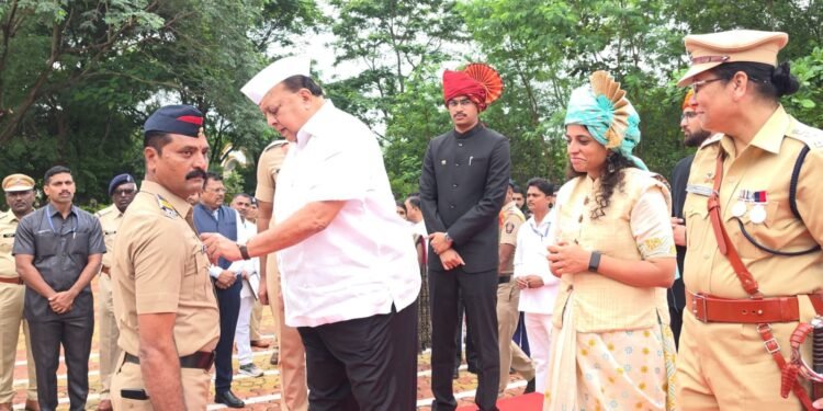 हवालदार भटू धनगर यांना निष्कलंक सेवेबद्दल भारत सरकारचे राष्ट्रीय सेवा पदक