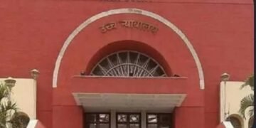 नगरपालिका हद्दीतील १३ रस्त्यांच्या कामातील जन हित याचिकेत कारणे दाखव नोटीस: खंडपीठाचे आदेश