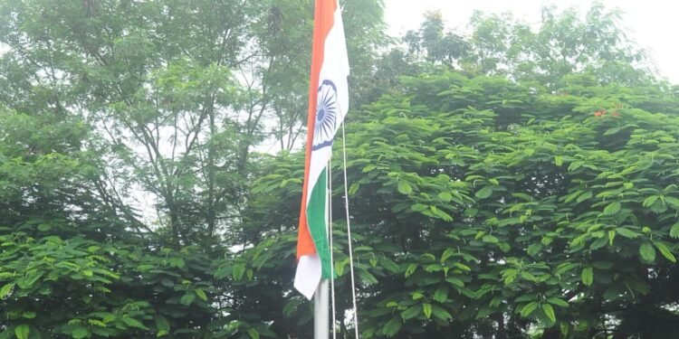 स्वातंत्र्यदिनी निरोगी, सुशिक्षित, जलसमृद्ध, कृषिसंपन्न व रोजगारक्षम नंदुरबारचा संकल्प