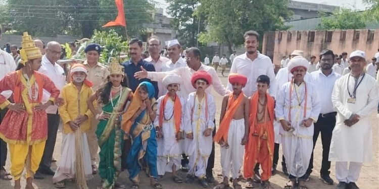 भालेर येथे एक पेड़ मां के नाम मोहिमे अंतर्गत वृक्षदिंडी व वृक्षारोपण