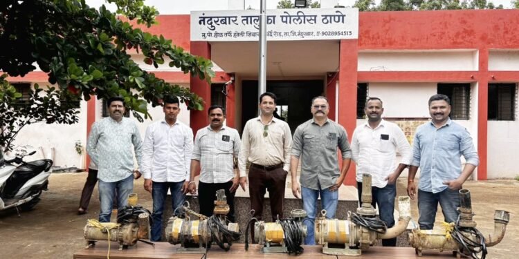 शेतातील पाण्याच्या मोटारी चोरणारी टोळी एलसीबीच्या ताब्यात: ८५ हजारांचा मुद्देमाल हस्तगत