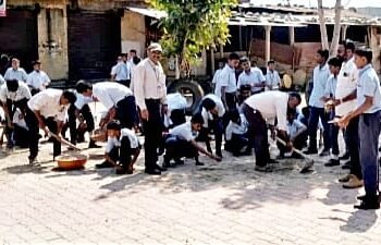 सैनिकी शाळेच्या विद्यार्थ्यांनी दिला स्वच्छतेचा मंत्र